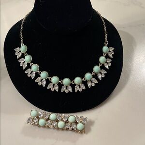 Elegant Mint Green and Gold Necklace Set